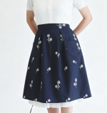 Linen Long Half Apron — Large Pocket with Floral Embroidery - Image 2
