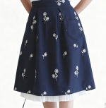 Linen Long Half Apron — Large Pocket with Floral Embroidery
