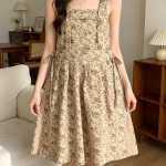 Stylish Linen Pinafore Apron — Cross-Back & Pocket